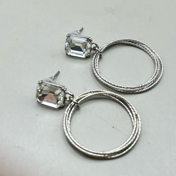 Elegant Silver Hoop Earrings - Picture 3 of 4